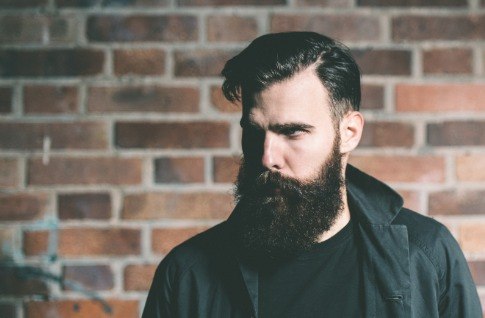 Борода растет неравномерно: почему и что делать мужчине для исправления положения